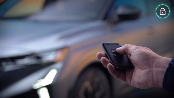 Renault card and boot opening - Austral full hybrid E-Tech - Renault