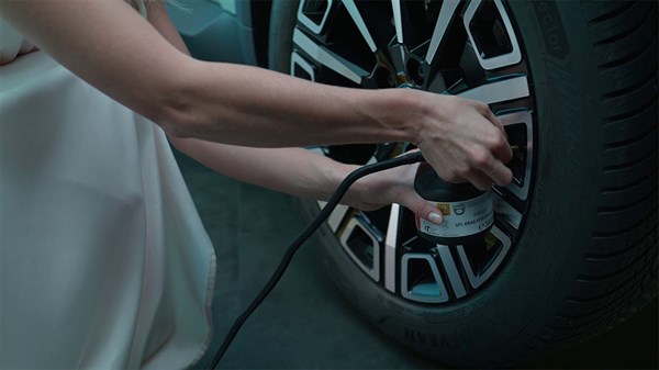 tyre inflation kit - R4 E-Tech electric - Renault