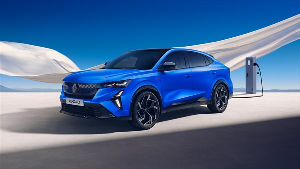 Renault Rafale E-Tech hybrid - charging