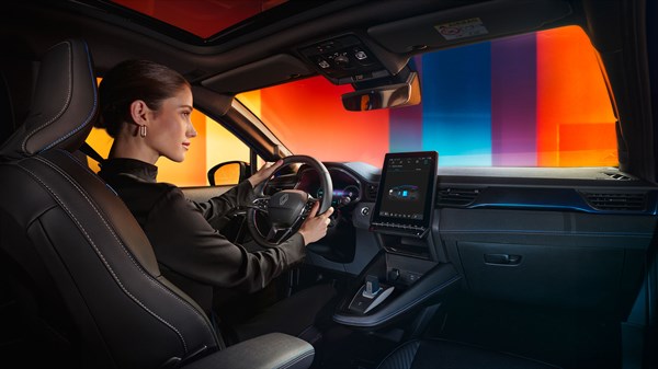 Regenerative braking - Renault Captur full hybrid E-Tech