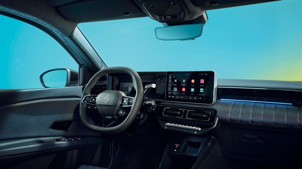 spacious cabin - Renault 4 E-Tech electric