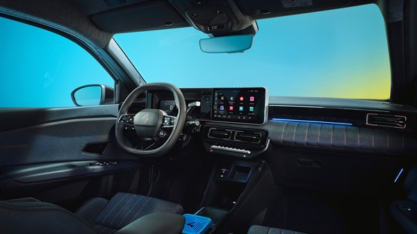 comfortable “cocoon-effect” interior - Renault 4 E-Tech electric
