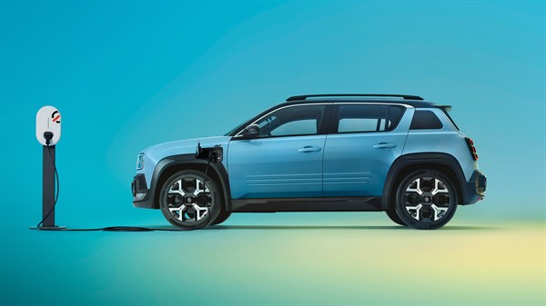 AC charging - Renault 4 E-Tech electric