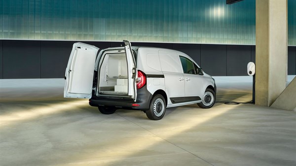 carrying goods - Renault Kangoo Van