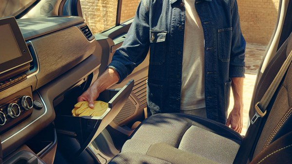 cabin dedicated to business customers - Renault Trafic Van