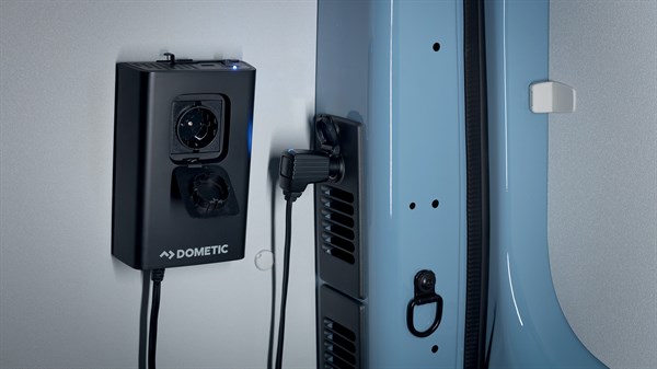 12 V-220 V converter - Renault Trafic Van