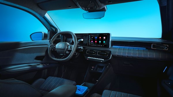 comfortable “cocoon-effect” interior - Renault 4 E-Tech electric