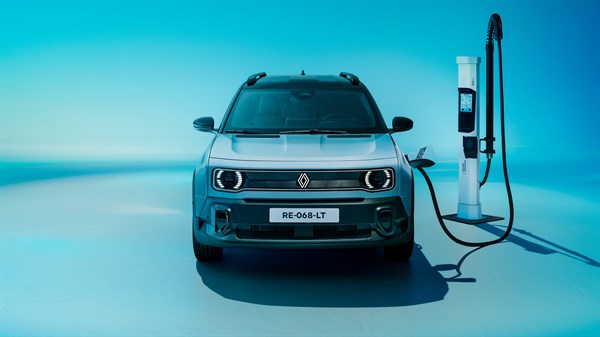 DC fast charging - Renault 4 E-Tech electric