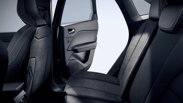 Renault Symbioz E-Tech full hybrid - Renault sports pedal and illuminated door sills