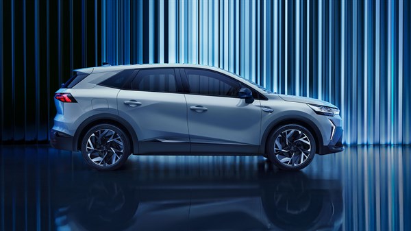 Renault Symbioz - streamlined vehicle