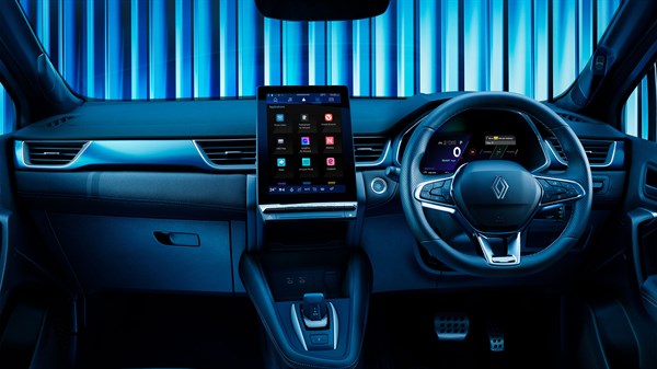Renault Symbioz full hybrid E-Tech - connected driving experience