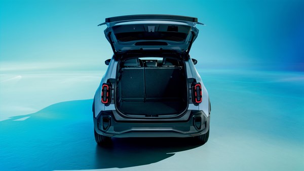 low loading sill - Renault 4 E-Tech electric