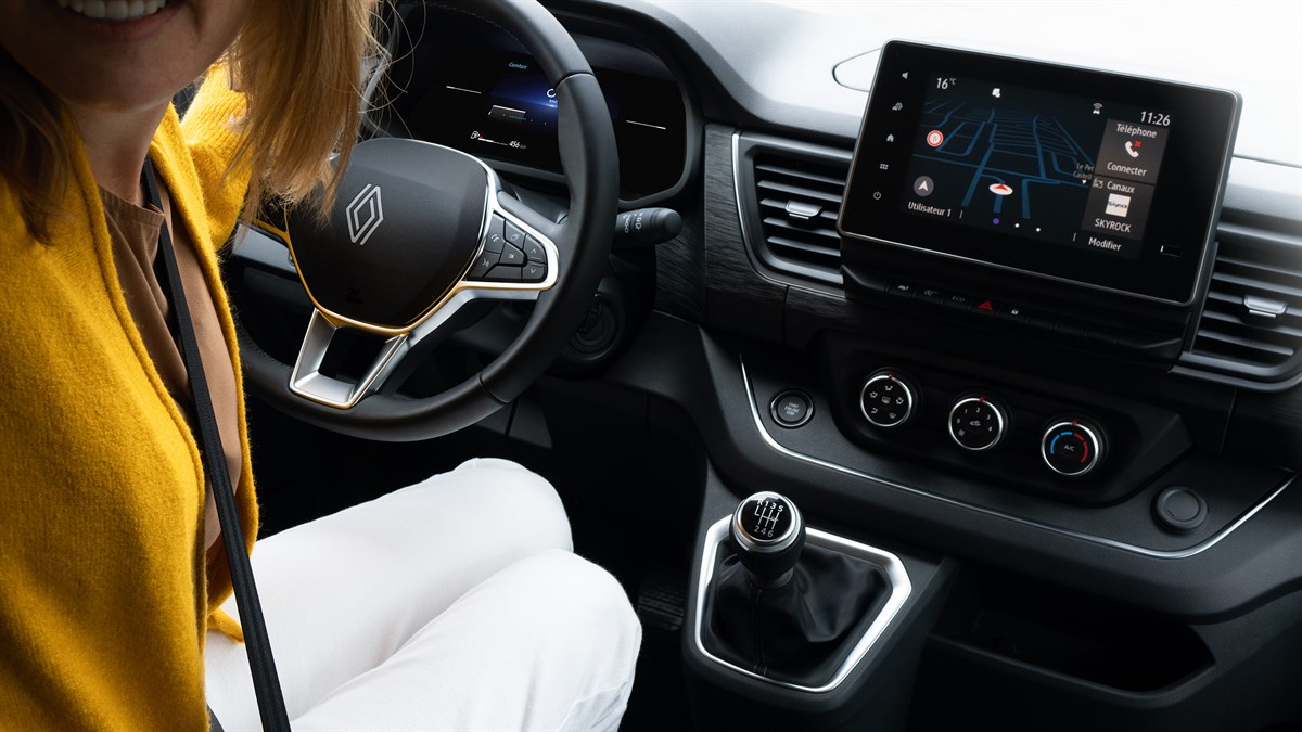trafic passenger - dashboard - renault