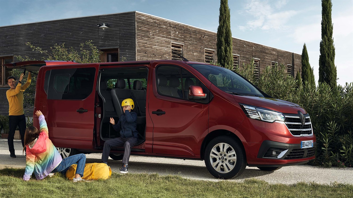 trafic passenger - exterior design - renault
